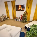 City Center Apartment *