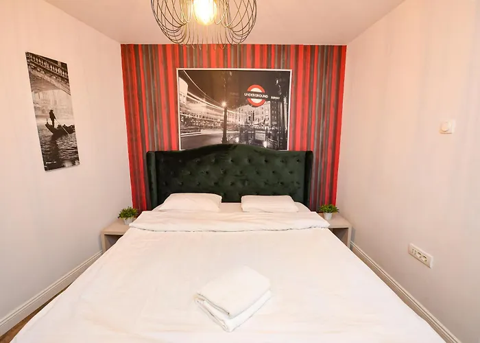 City Center Apartment *