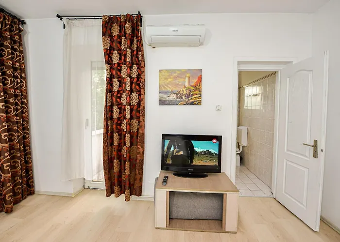 City Center Apartment *