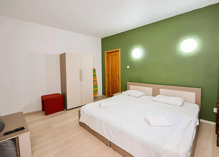 Center * 布加勒斯特