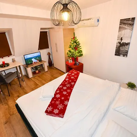 Center Apartman *